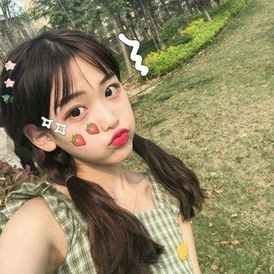 小小爱火花 海报